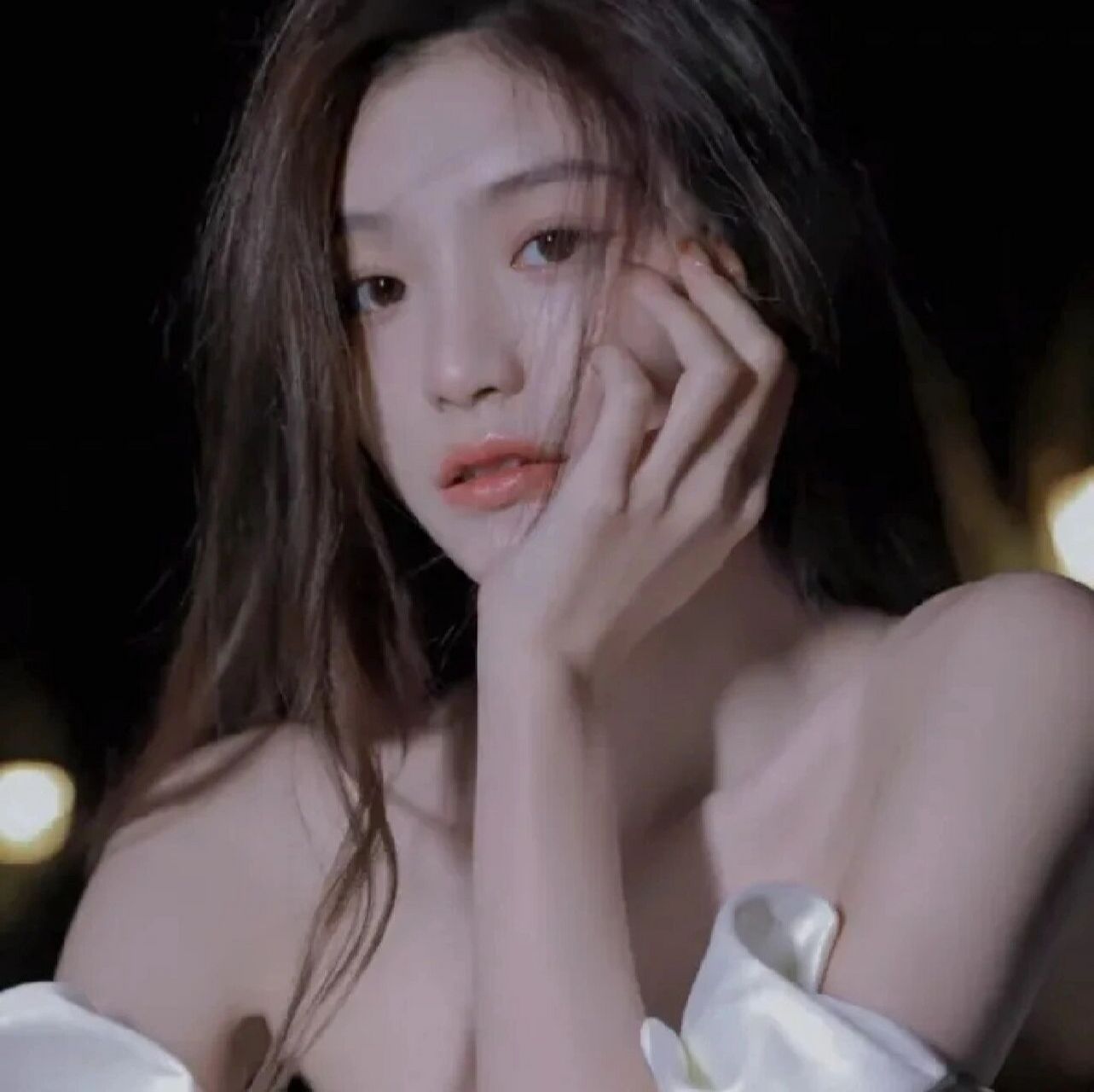 ins高级质感女生头像 请干净到极致,努力提升层次.