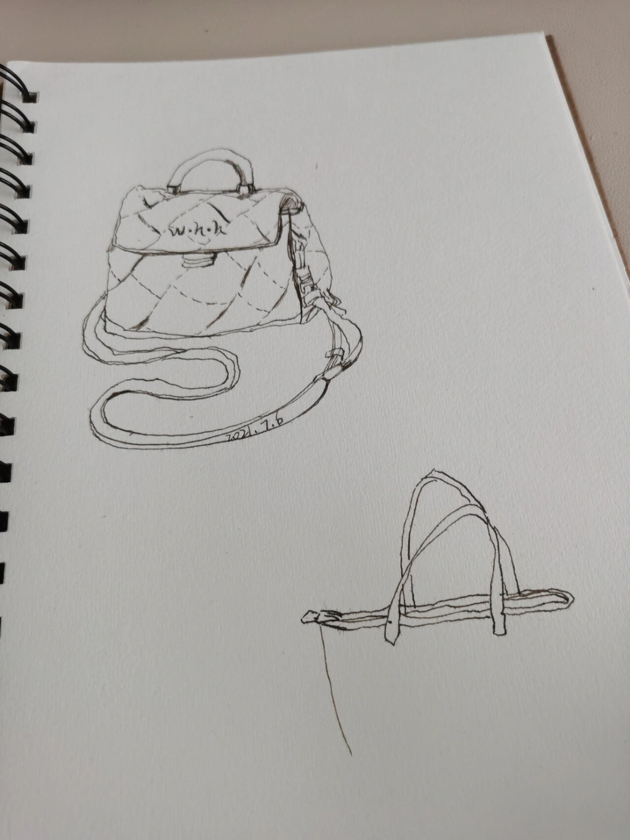 32岁1笔1本的梦想-速写包包临摹附步骤图 现在抖音都不刷了, 	 天天刷