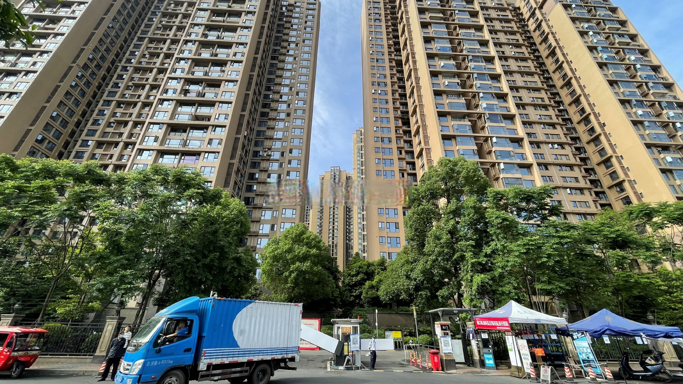 金地天府城,潜入天府新区海昌路板块的高新楼盘,次新 超高层 高梯户比