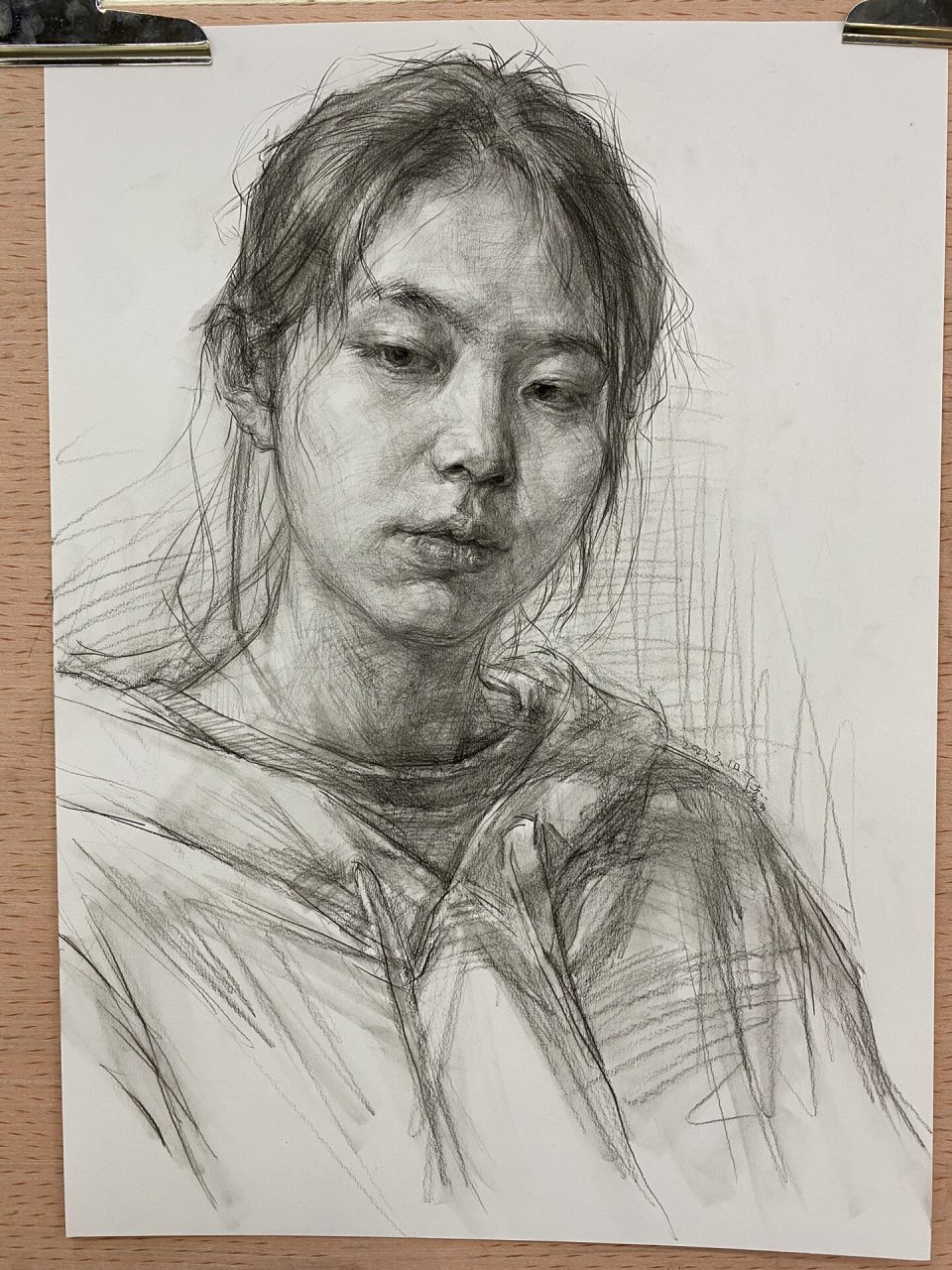 素描女青年头像