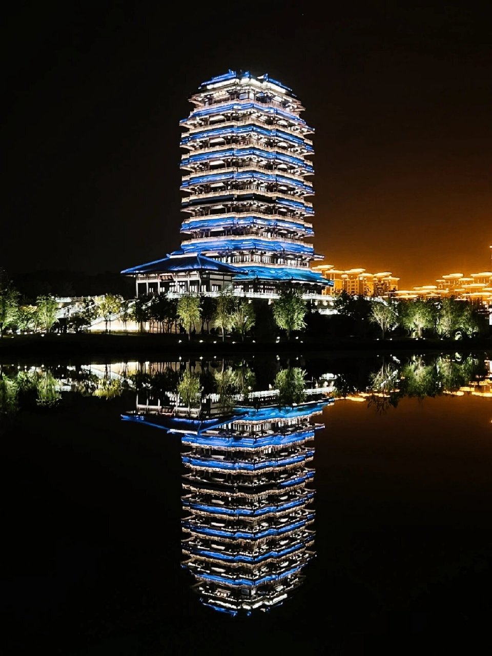 淄博|海岱楼夜景真的超漂亮91 91夜幕降临,打卡必海岱楼.