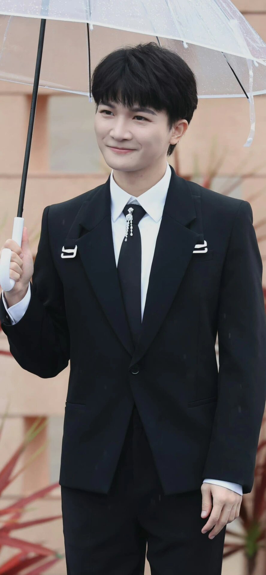 周深壁纸415661156631566撑伞的小王子 cr游城 周深图文