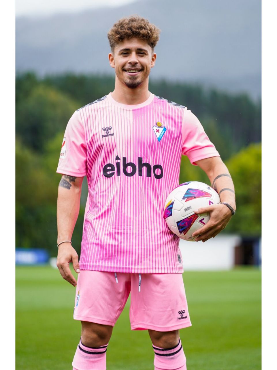 埃瓦尔发布2023-24赛季第三球衣 #足球#0202#小红书竞技场#02