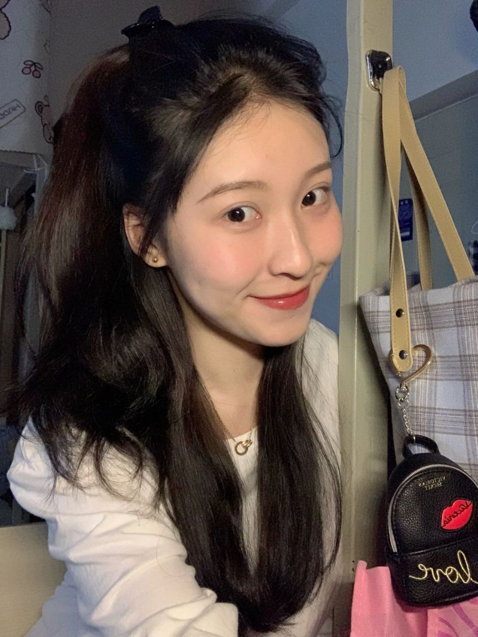 奥兰芝小灯泡精华巨好用!补水提亮效果非常明显!