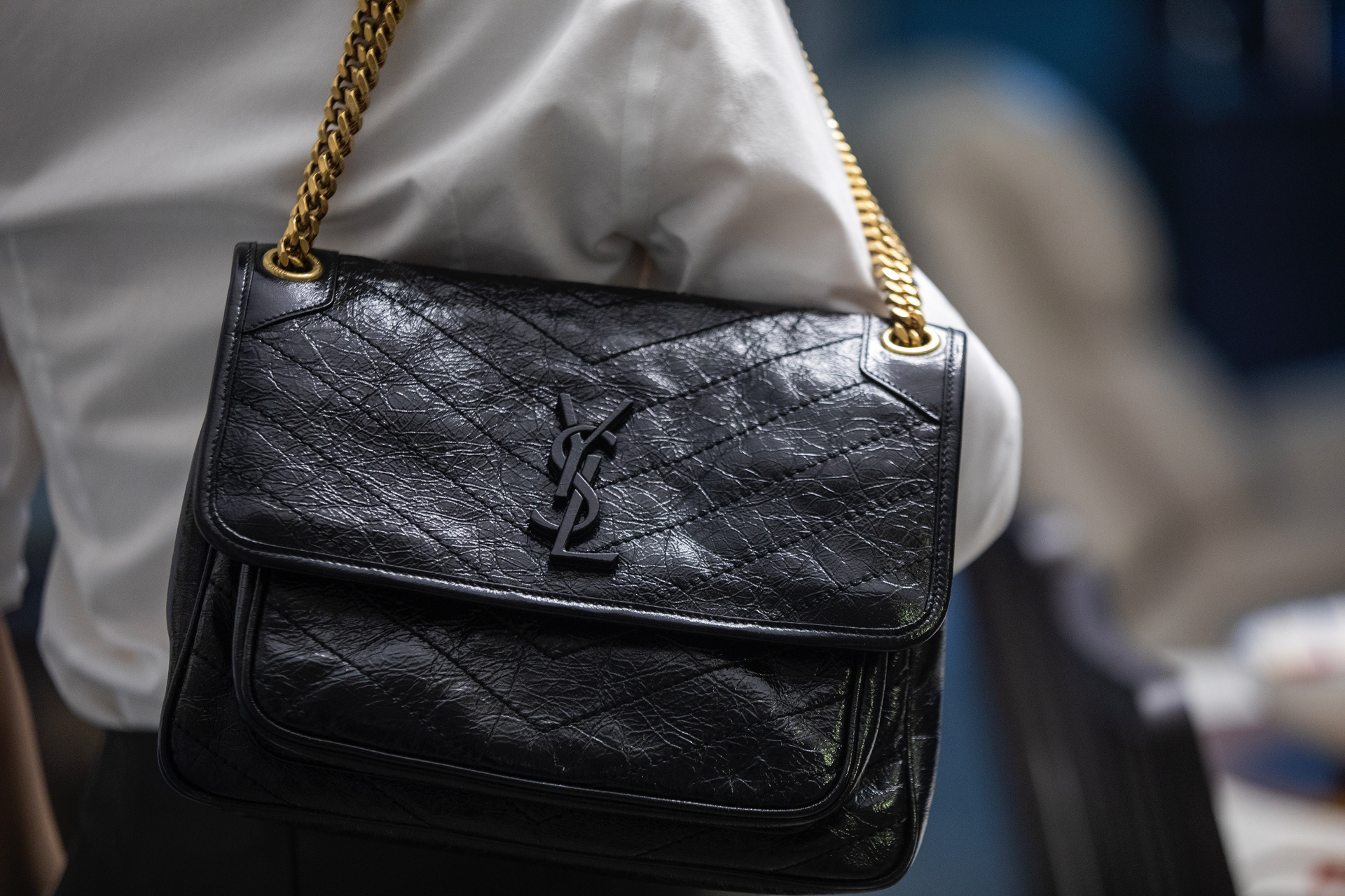 三亚免税店必买包包|ysl niki中号黑金94 22年12月三亚免税店购入