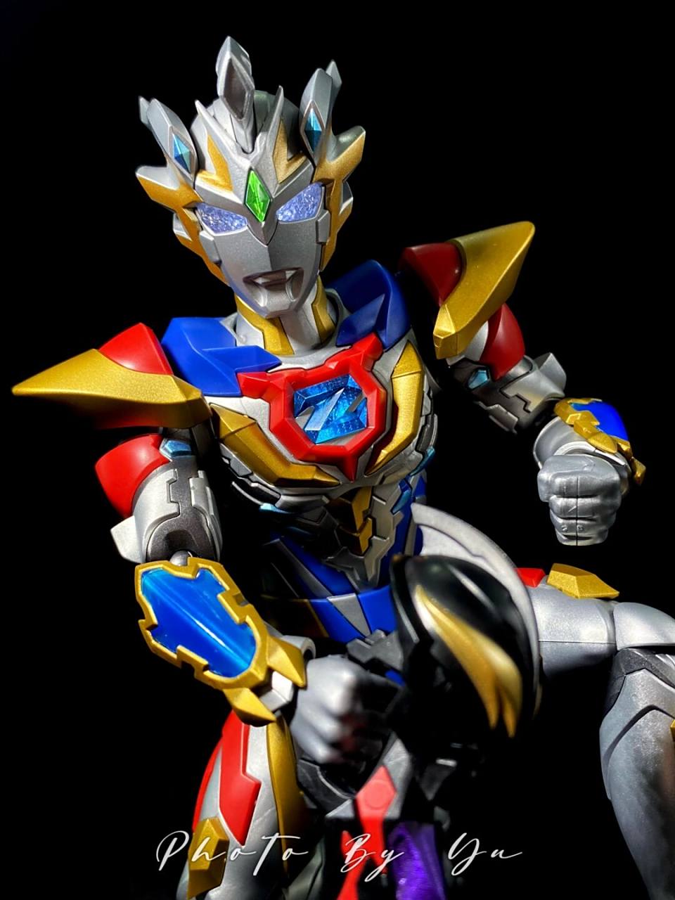 78来自"布鲁可"发售的《奥特名鉴传奇版:泽塔奥特曼德尔塔天爪》超