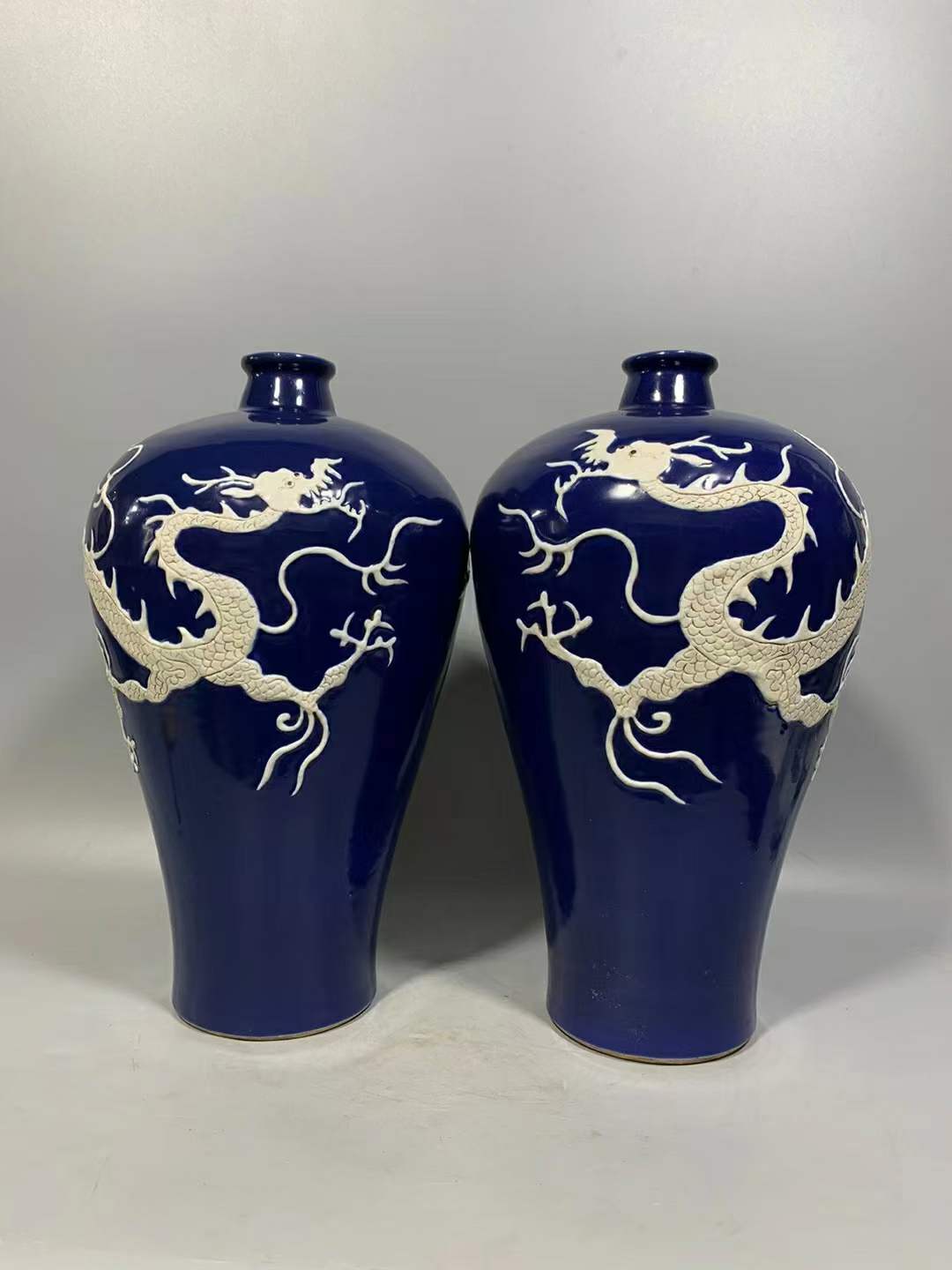 霁蓝釉留白龙纹梅瓶【旧藏】