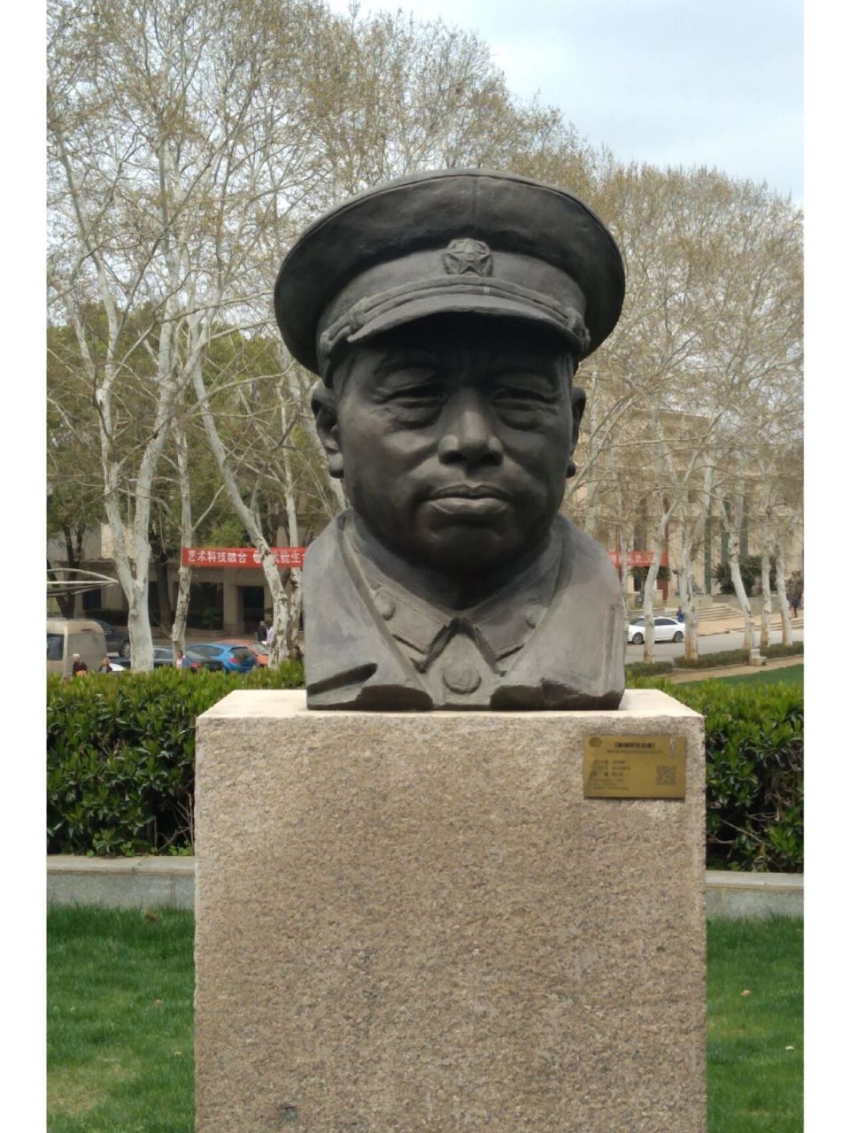 实拍武汉石门峰开国十大元帅雕像,威风凛凛,个个都是中国的战神