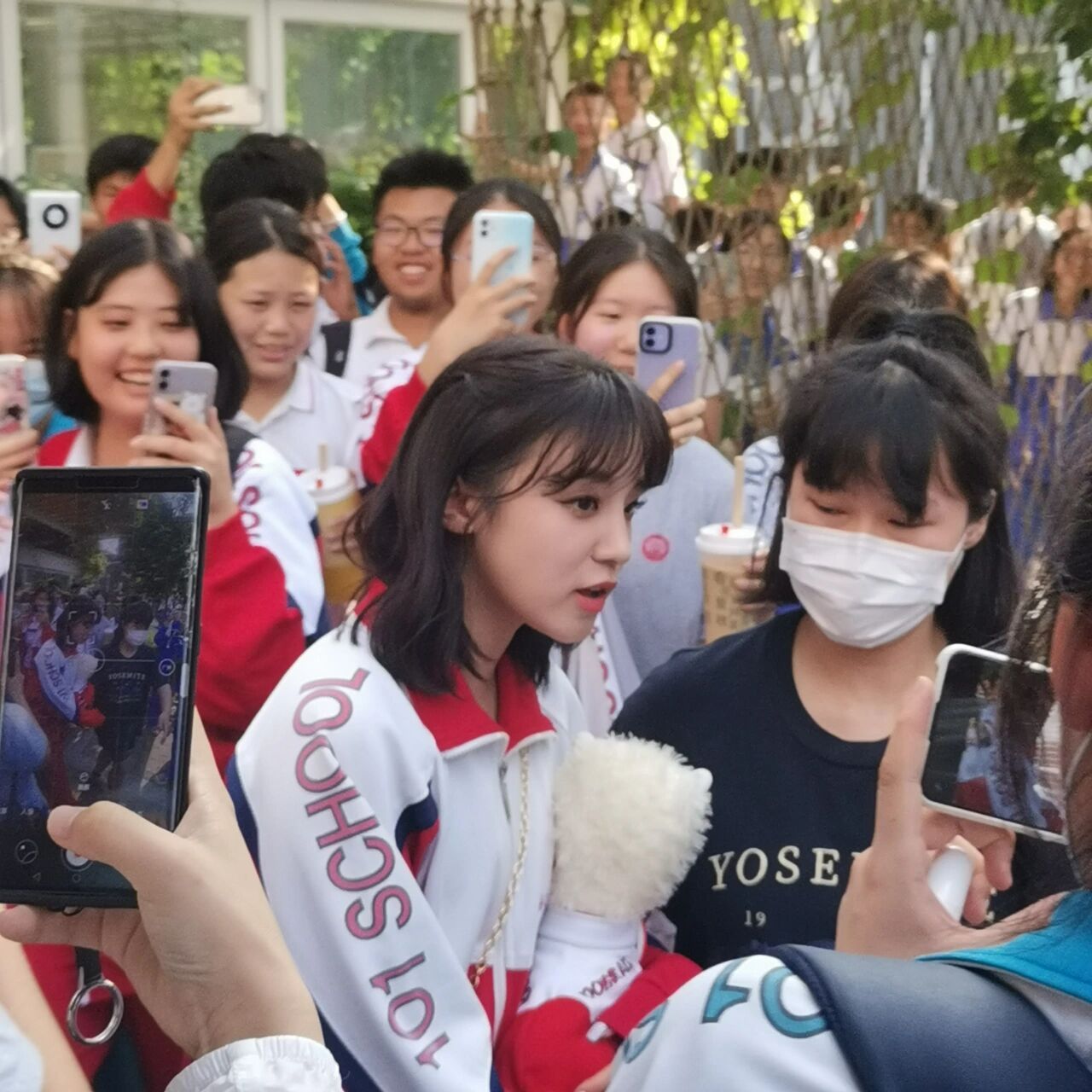 这不比招生简章好使 快来报101中学吧 这里有美女学姐宋雨琦!