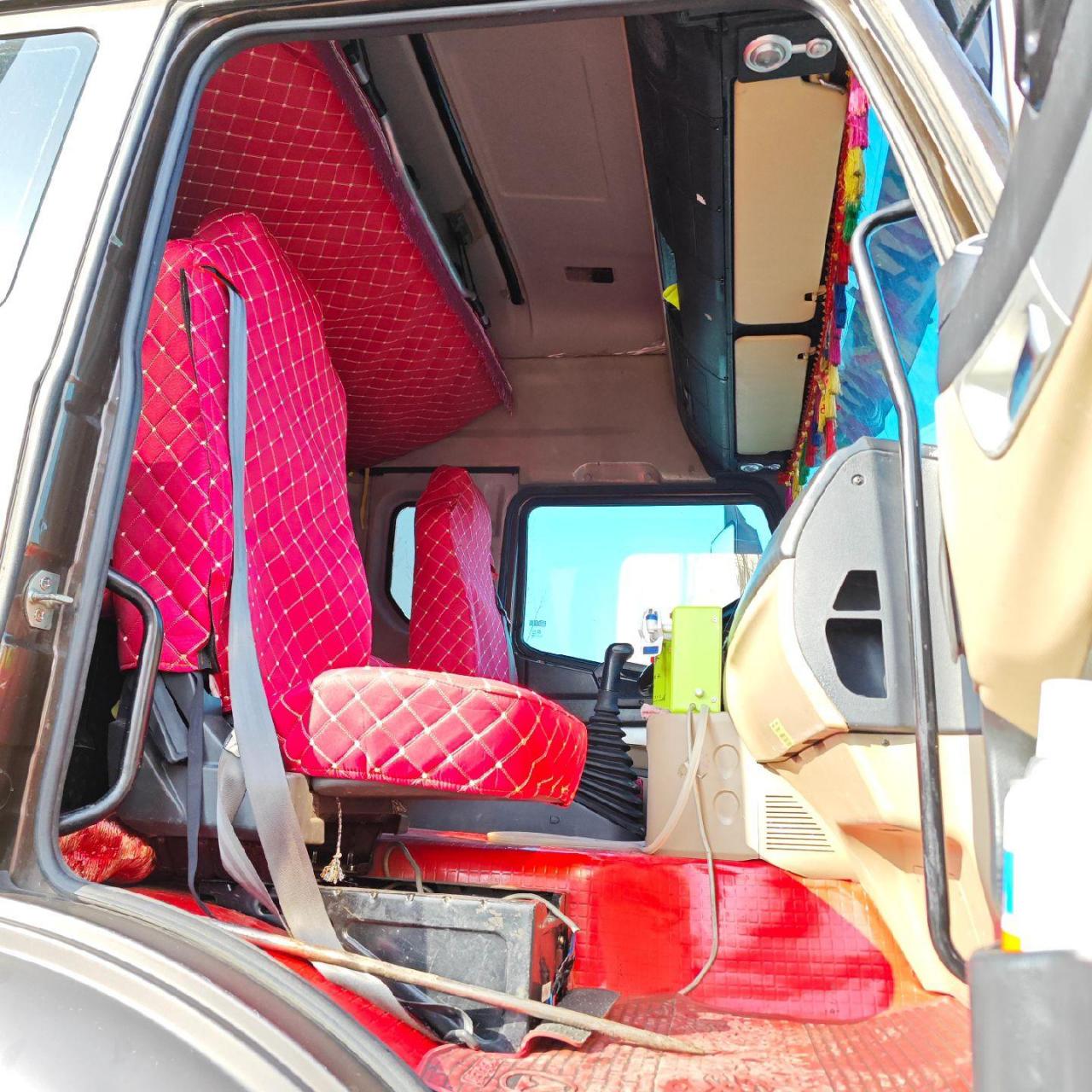 8米重汽豪瀚n5g高栏,21年7月,240马力德国曼发动机,国五排放,车况精品