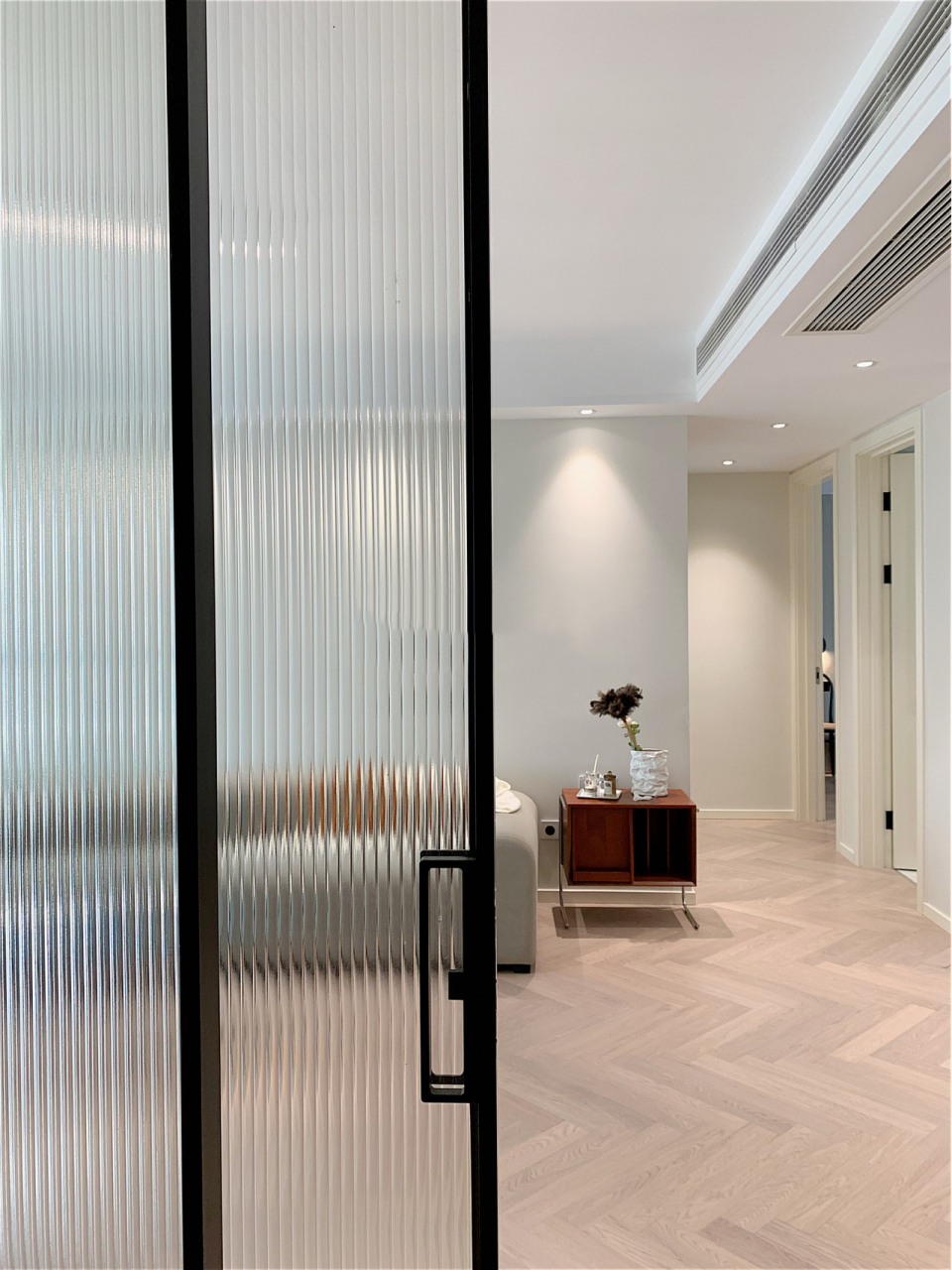 超美的长虹玻璃门 | 变极简的小细节 96分享大家: 定制长虹玻璃门时