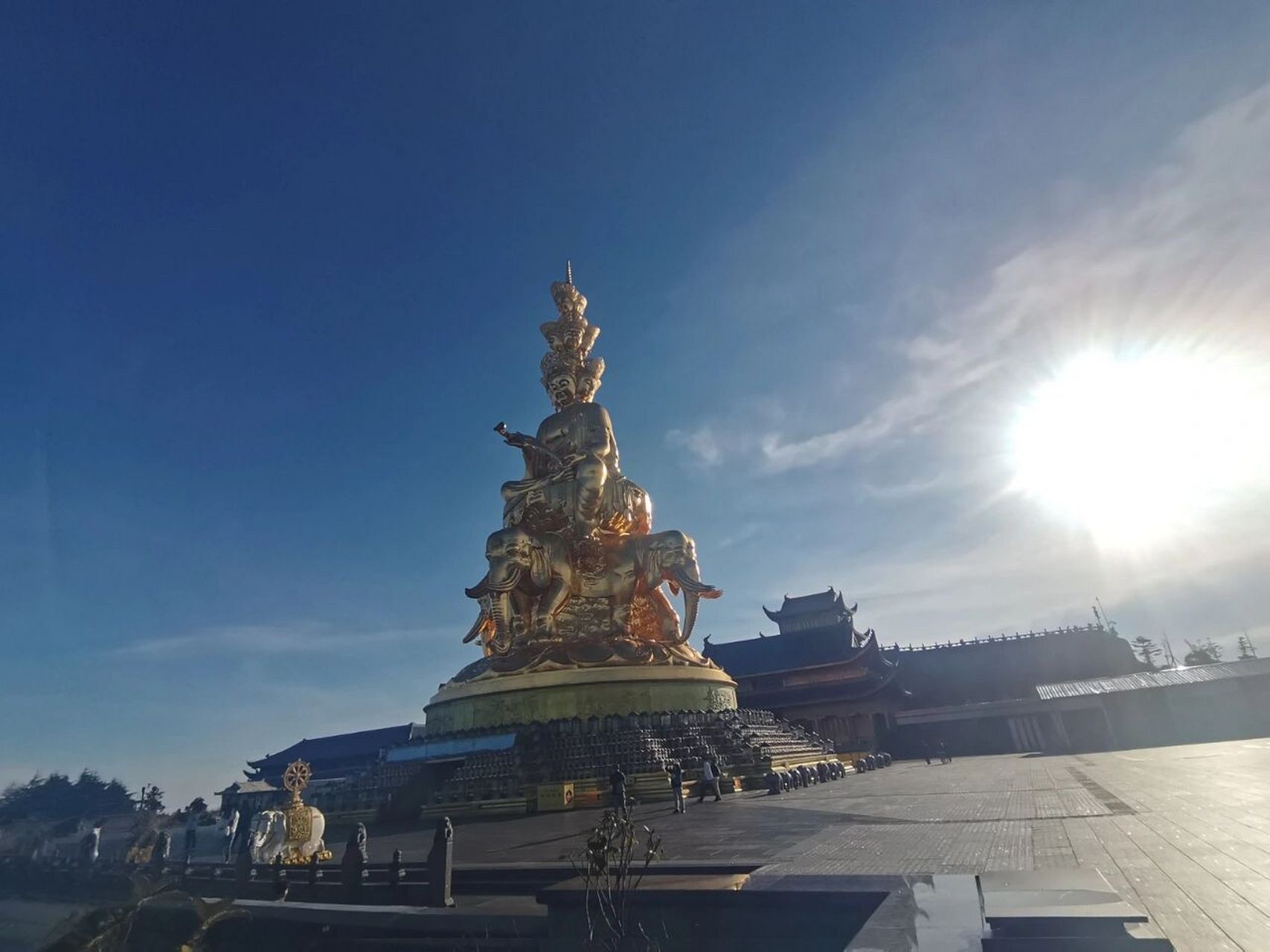 峨眉山十方普贤菩萨像 佛教四大名山,世界知名旅游圣地,国家级aaaaa级
