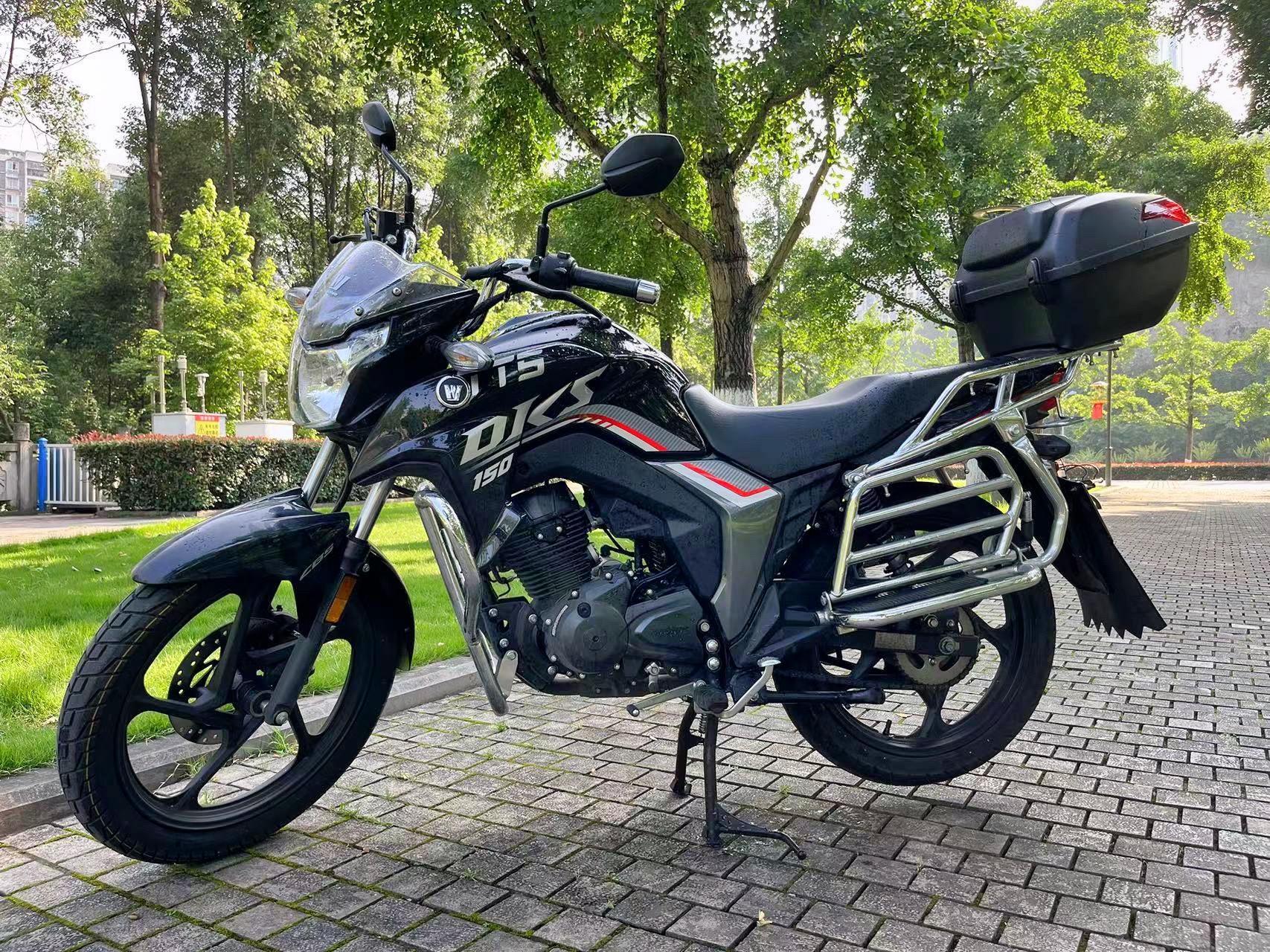 已售出,24上牌豪爵dks150摩托车,带大翻版货架,尾箱,保险杠,手续全齐.