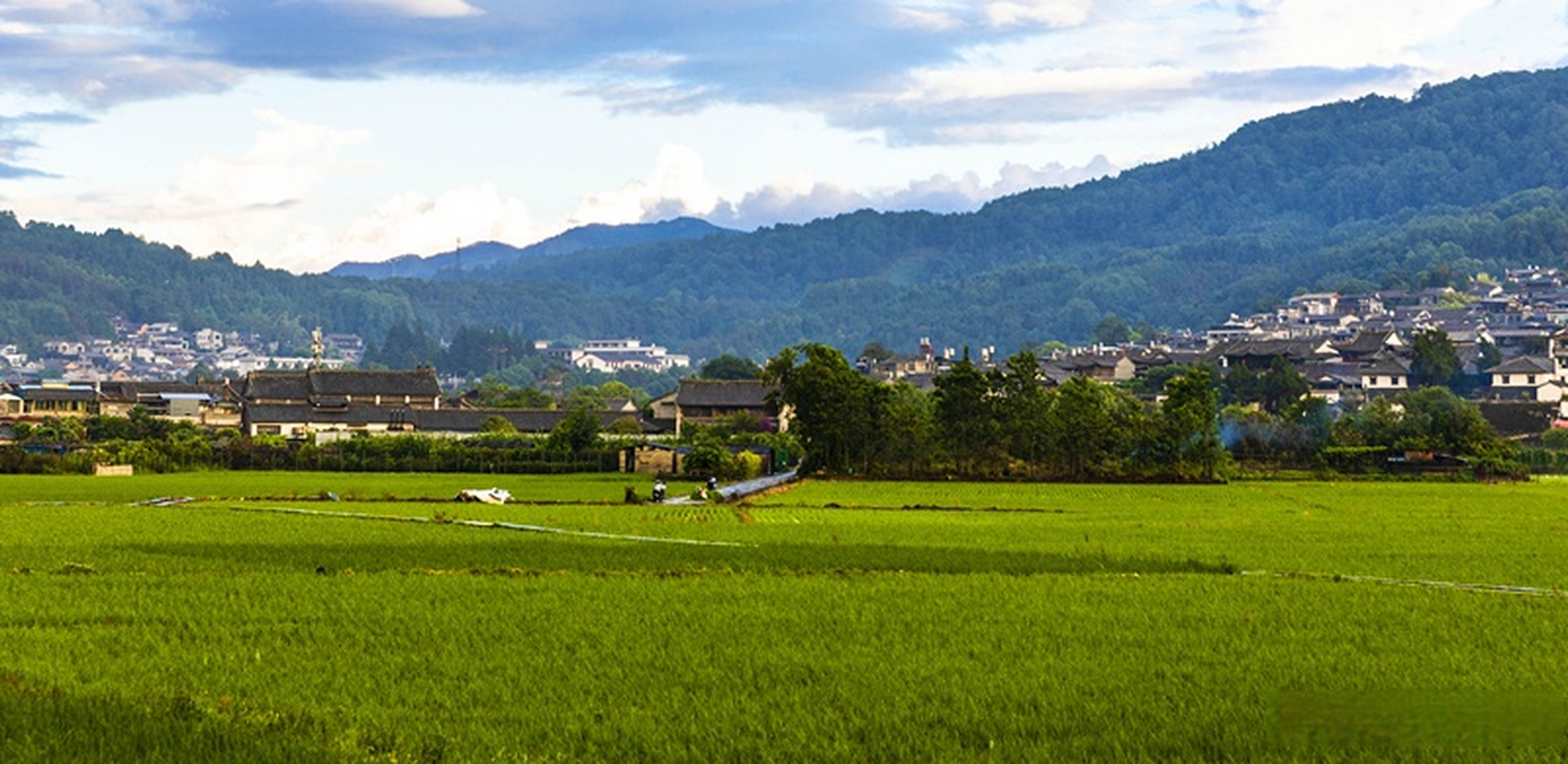 【雨季,来云南腾冲看和顺古镇的虹】在云南保山腾冲市,雨季的和顺古镇
