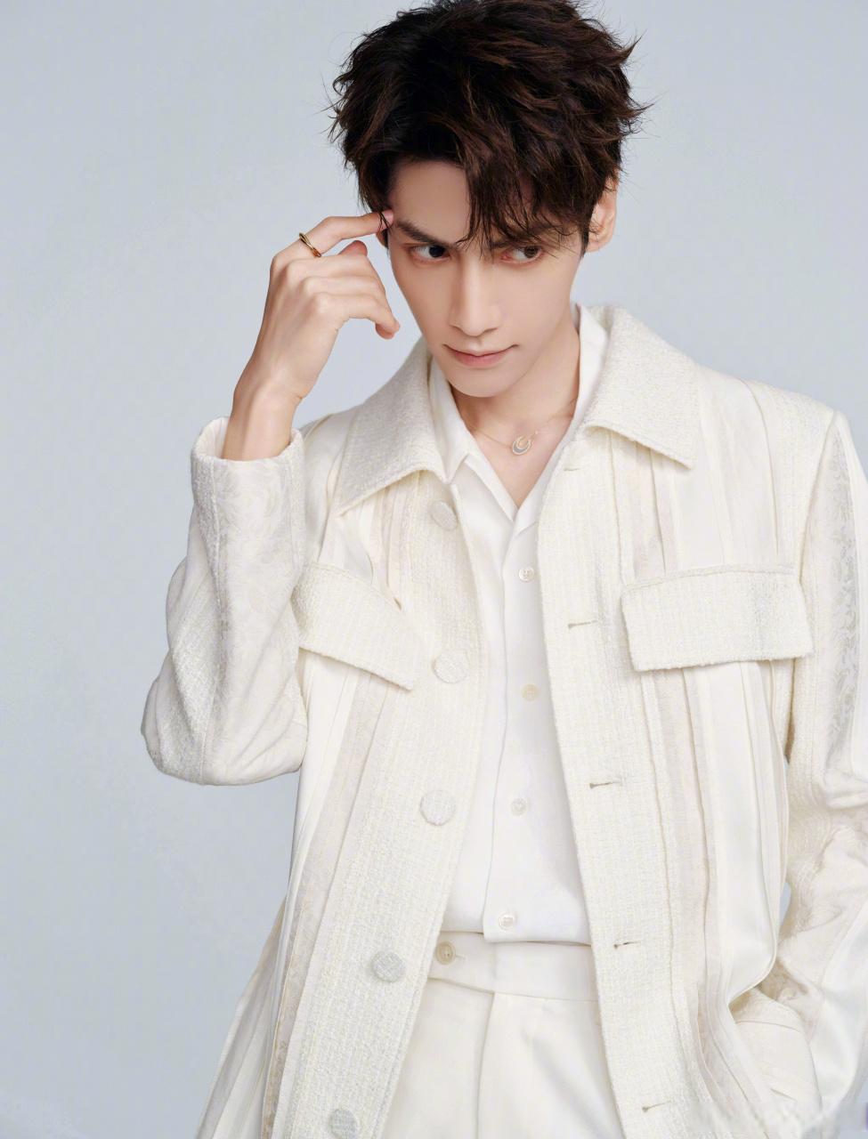 好运爆棚,抢先快乐[大笑]#罗云熙照片不发会过期