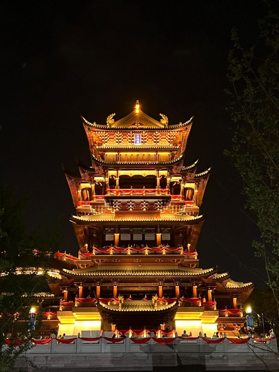 " #义乌鸡鸣阁# #夜景# #晚风很温柔