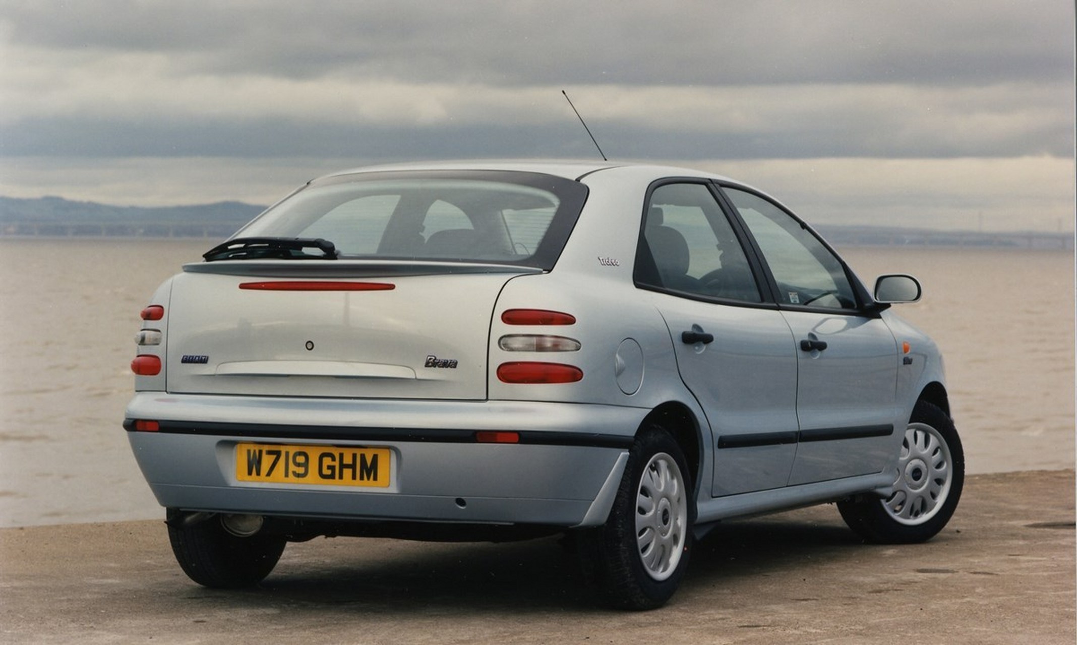 菲亚特type 182,三门的叫bravo,五门的叫brava,当年jeremy clarkson说