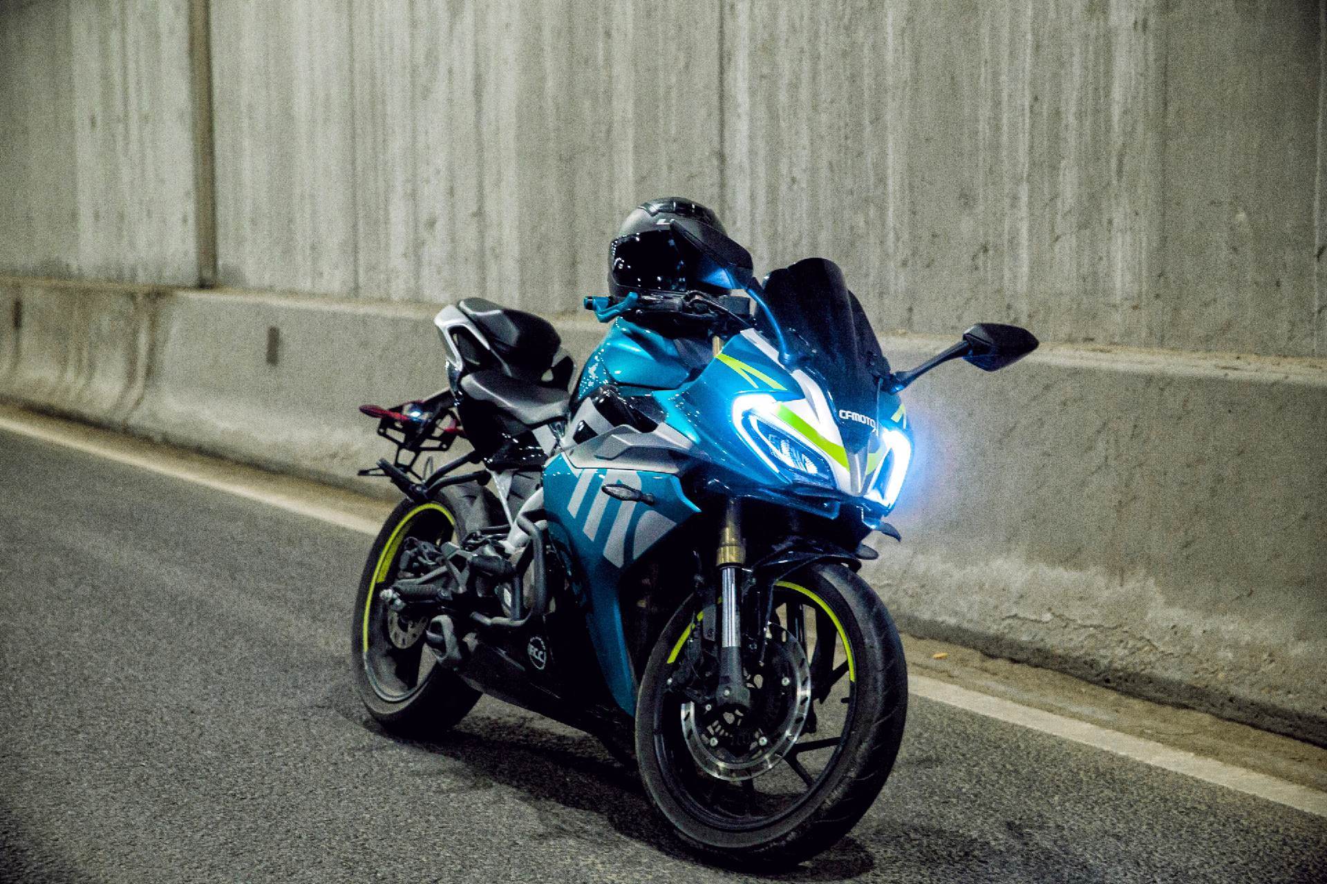 个人出售春风250sr 赛道版  高配车  21年6月车   20000公里