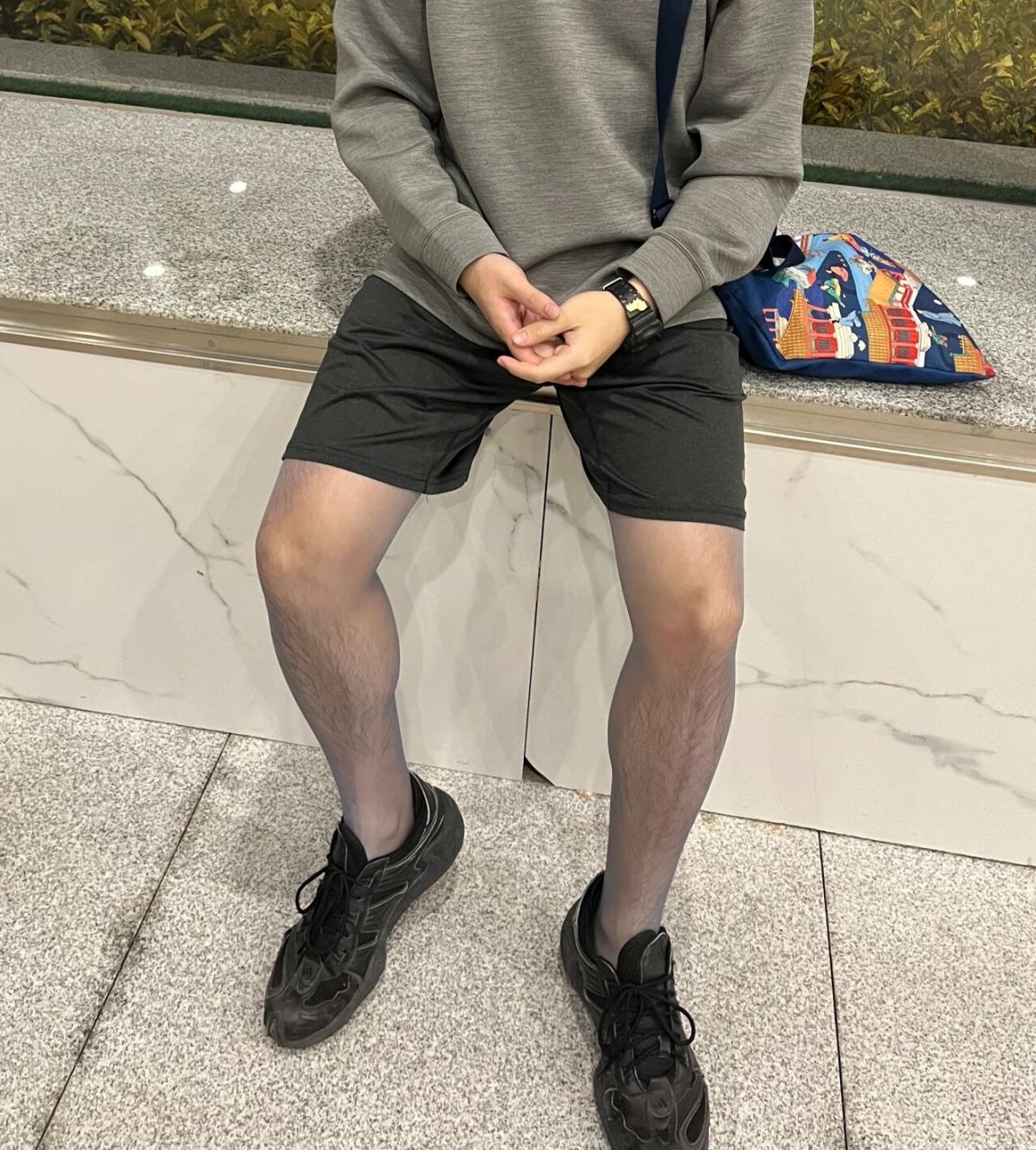 男士短裤丝袜穿搭09     只要搭配的好看,穿丝袜也不是什么问题