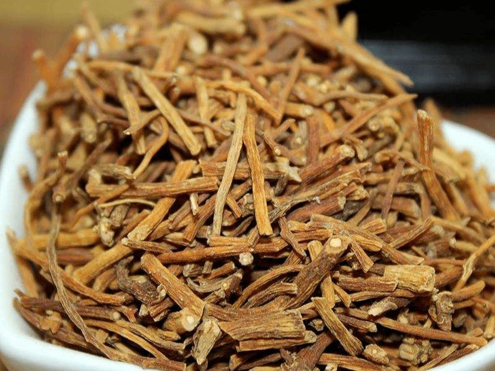 每日认识一味中药——龙胆 【药用部位】龙胆科植物条叶龙胆,龙胆,三