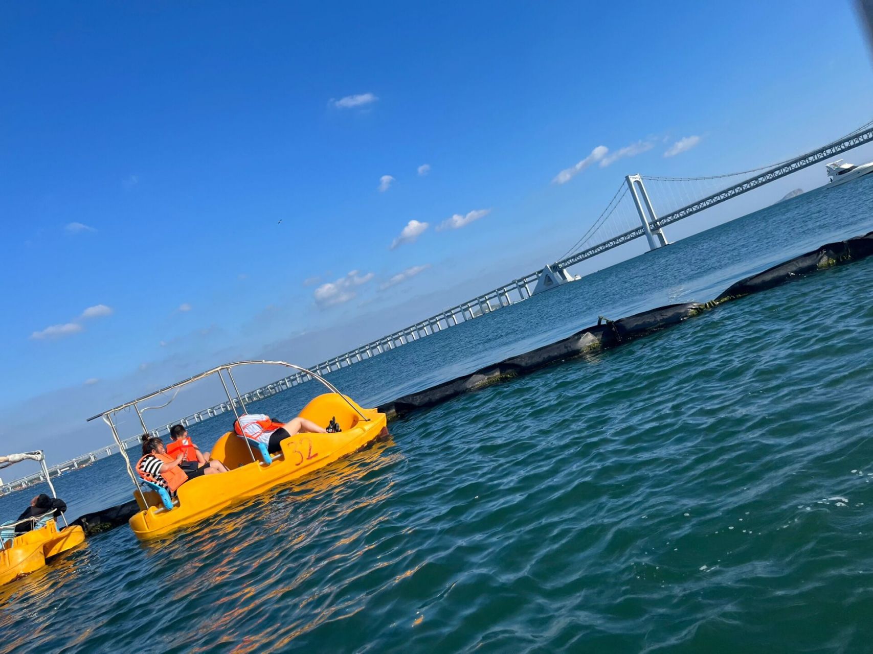 大连星海广场游玩攻略91     星海广场主要区域有四个,沙滩,游乐场