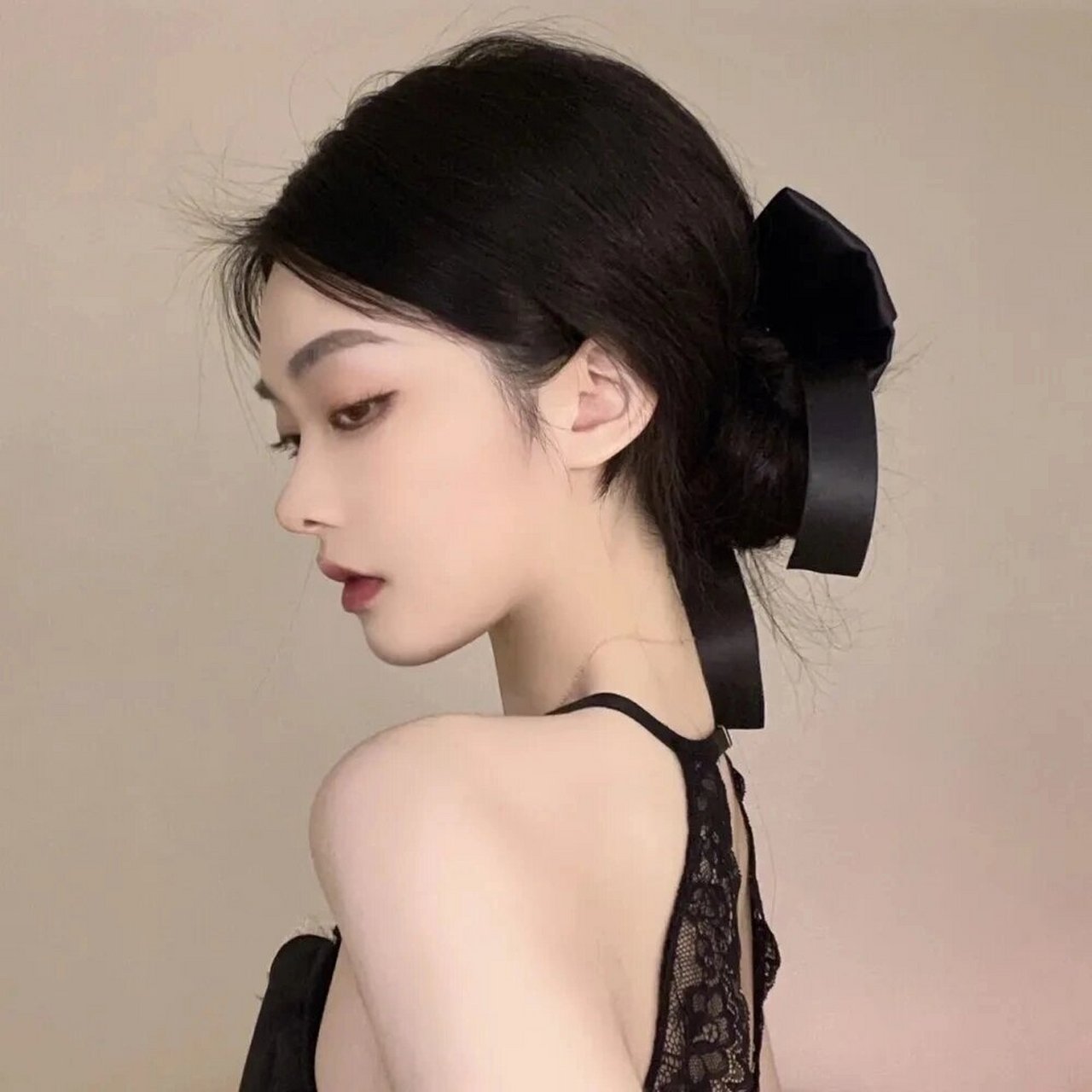 黑色系高冷御姐头像