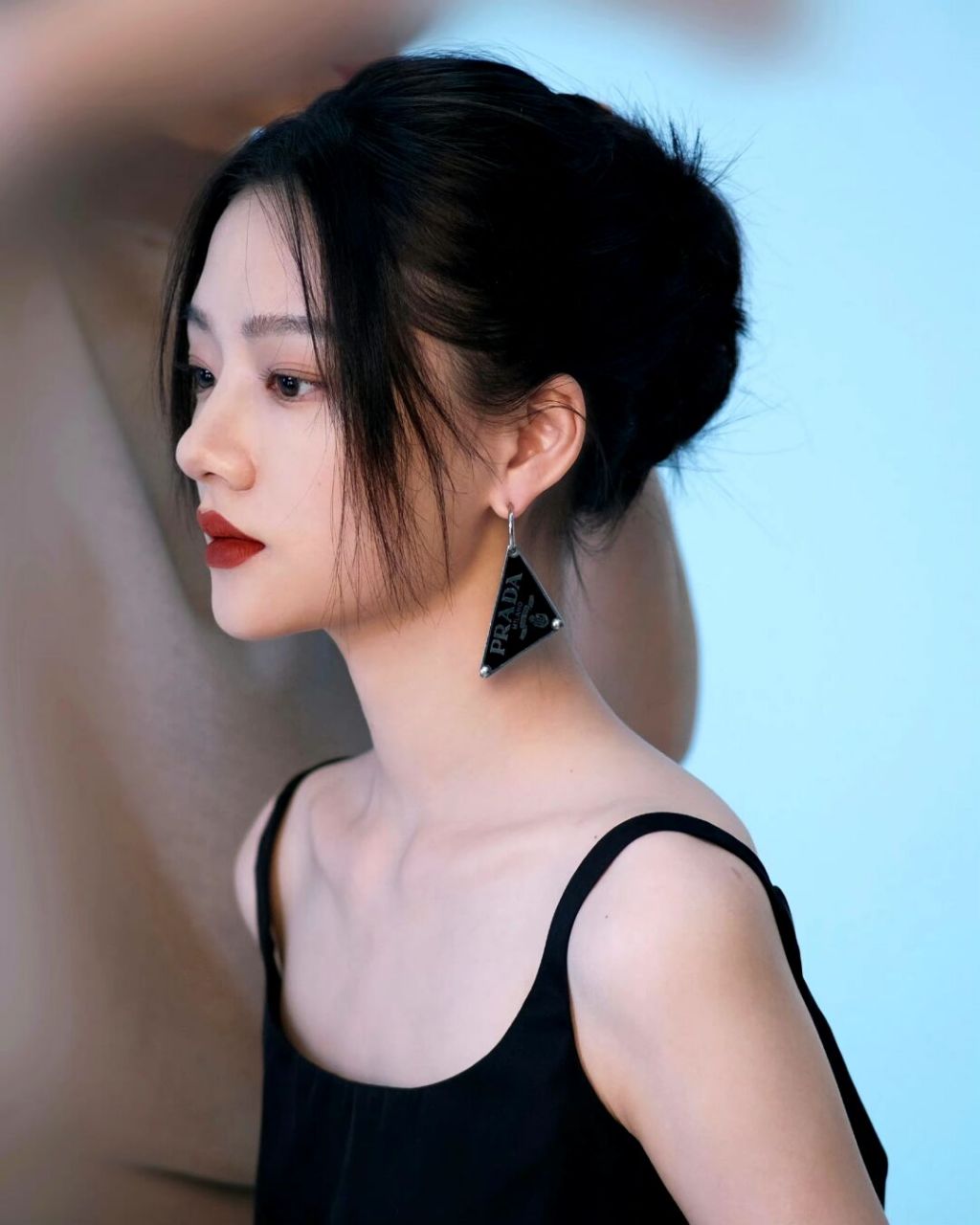 感觉任敏美的很高级!有点像这位女星!