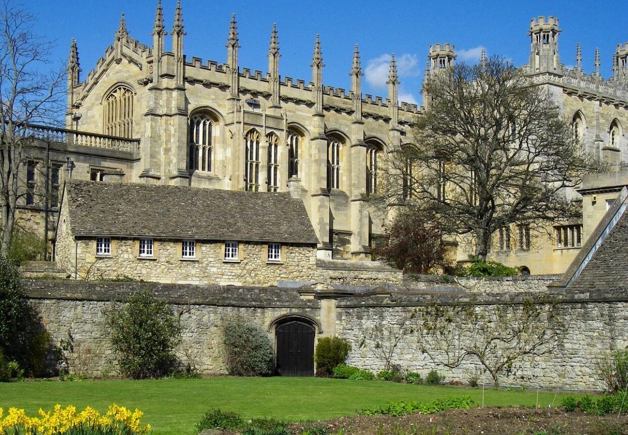 牛津大学99莫德林学院(magdalen college) 创建于1458年,被认为是