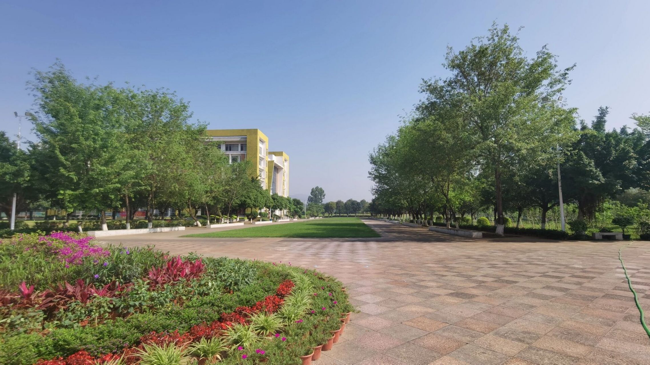 广西工业职业技术学院二校区 欢迎23级学弟学妹加入广西工业职业技术