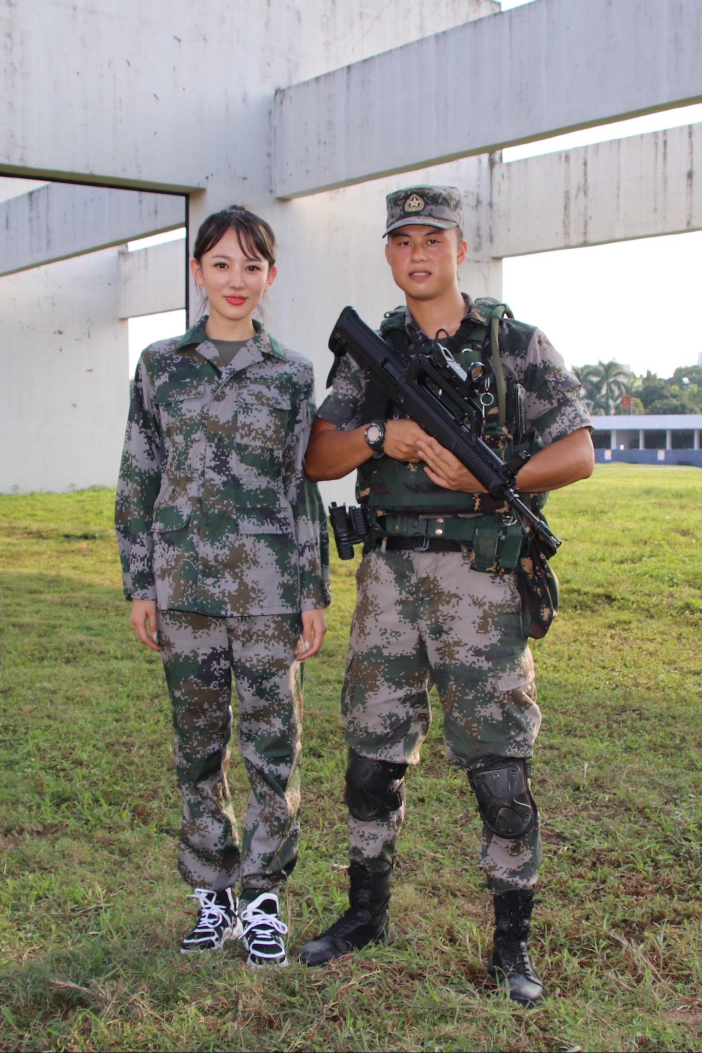 衣07式防弹背心防弹衣维和女兵防弹衣维和部队合照部队一般多大面积