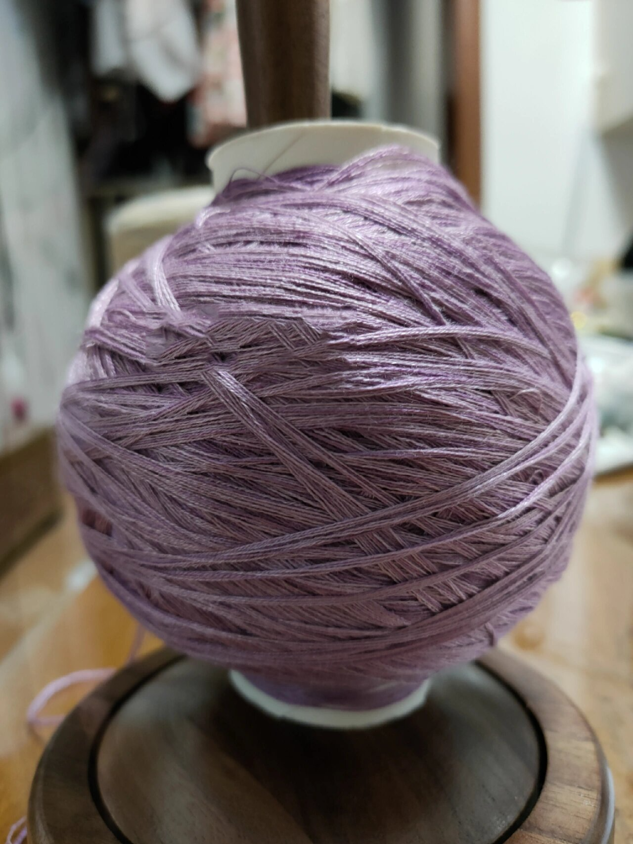 巧用卷纸芯缠毛线团