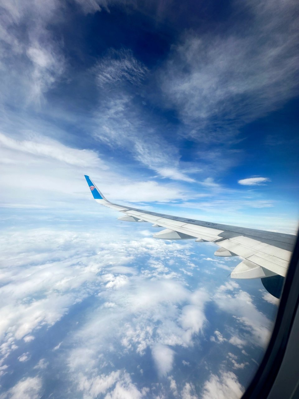 再来发个南航空客321选座吧 座位:52a 清相册发现了一堆天空的照片,是