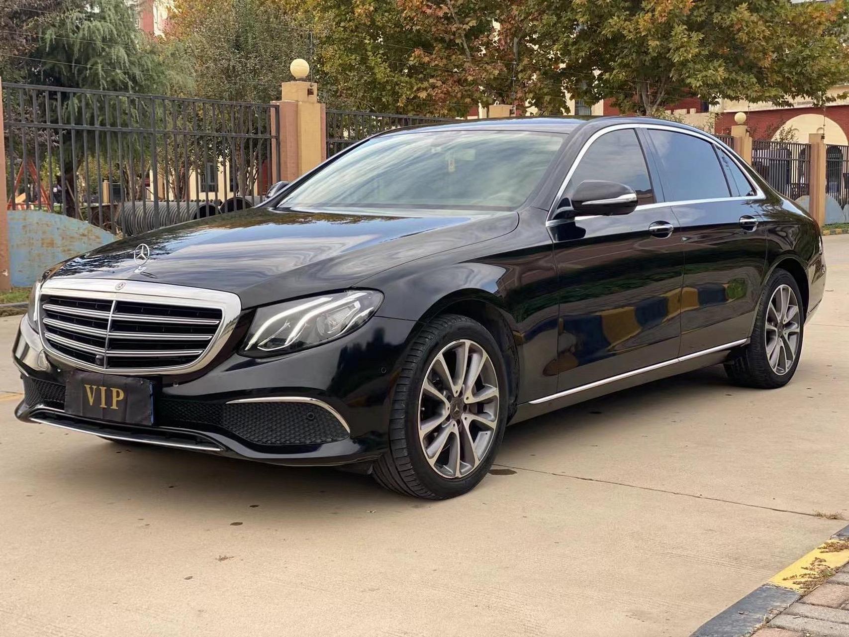 寄售19年奔驰e300时尚立标,桃木内饰,双眼皮大灯,经典怀挡,座椅加热