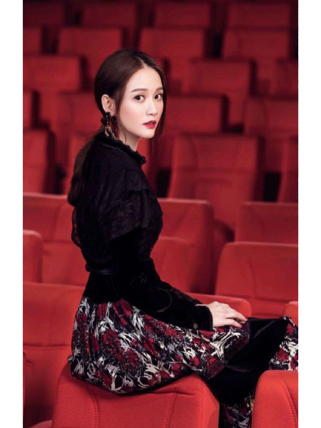 原生家庭不幸的女孩75都要向陈乔恩学习 陈乔恩在妻子里落落大方的