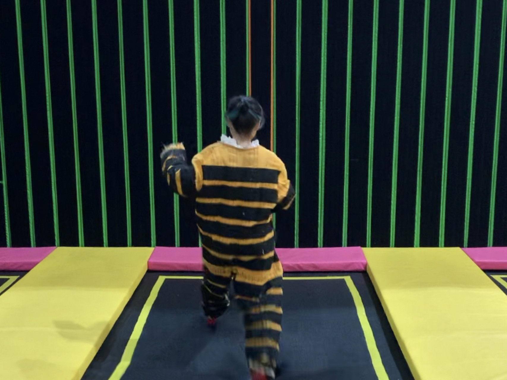 济宁 |蹦乐华夏蹦床主题公园 在济宁去的第一个蹦床游乐园 98蛮大的