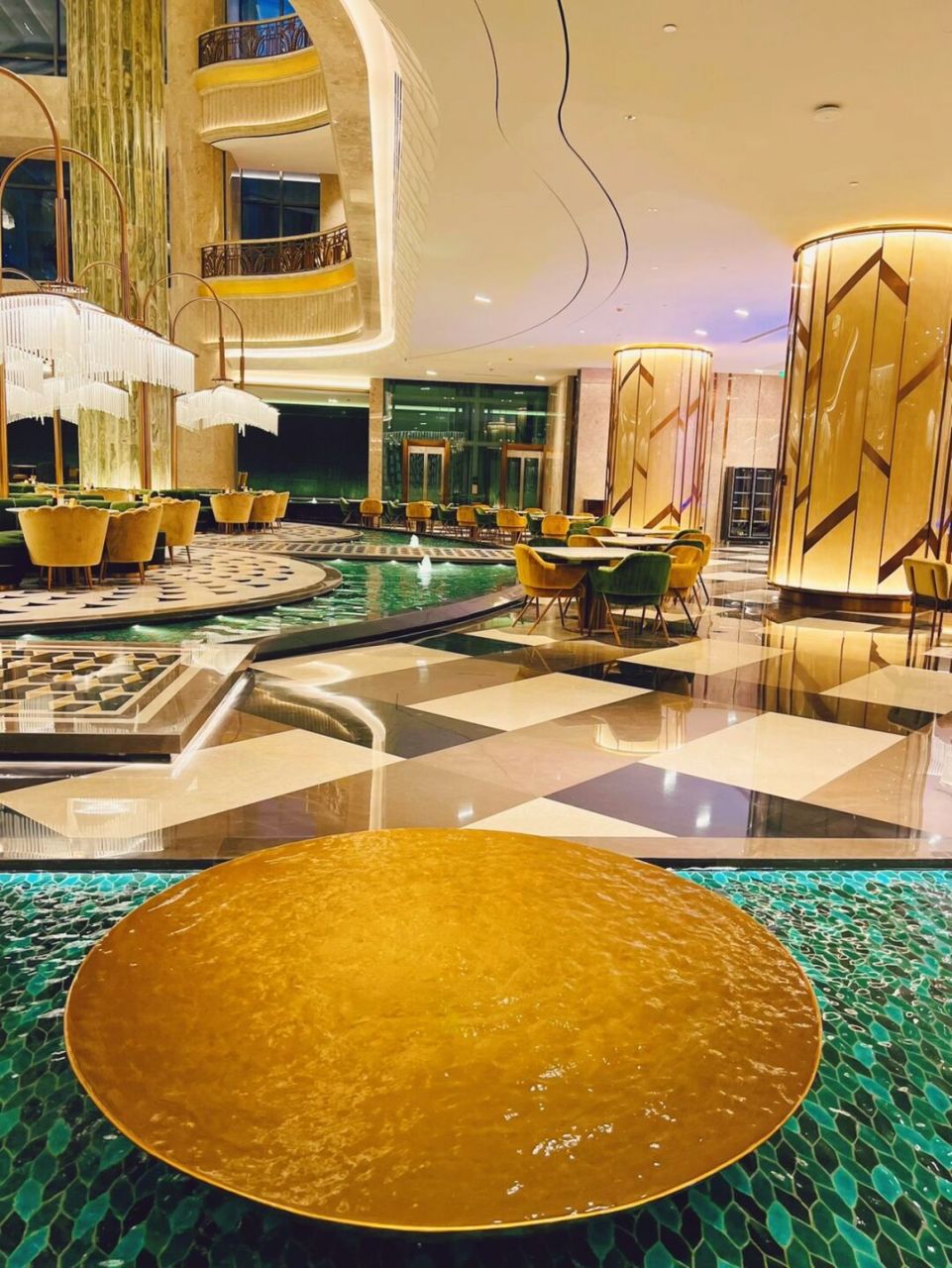 大同美食 云冈大酒店 负一楼自助餐 暂未开 刚楼下遛娃的时候,去负一