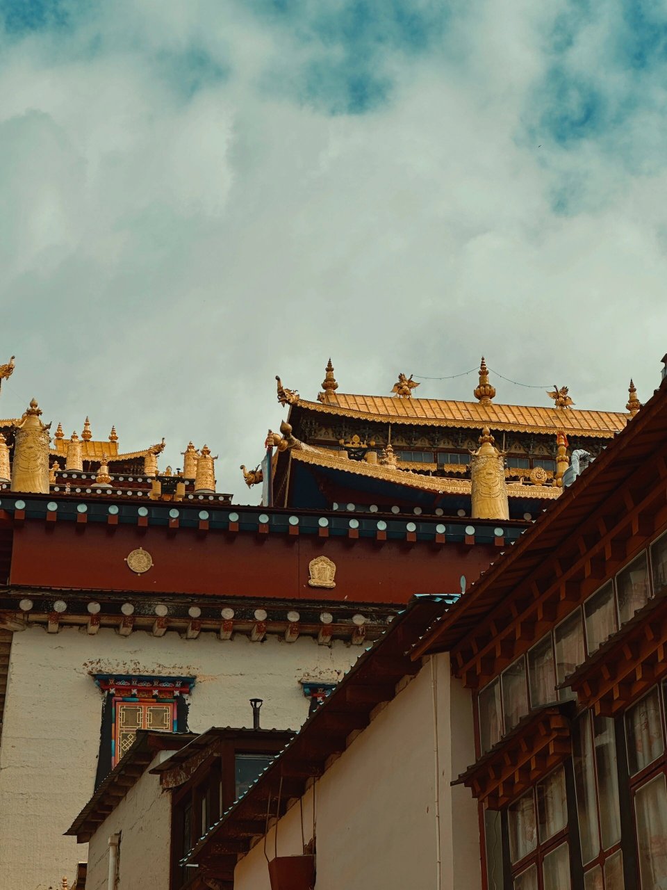 在松赞林寺见到了活佛 太幸运了