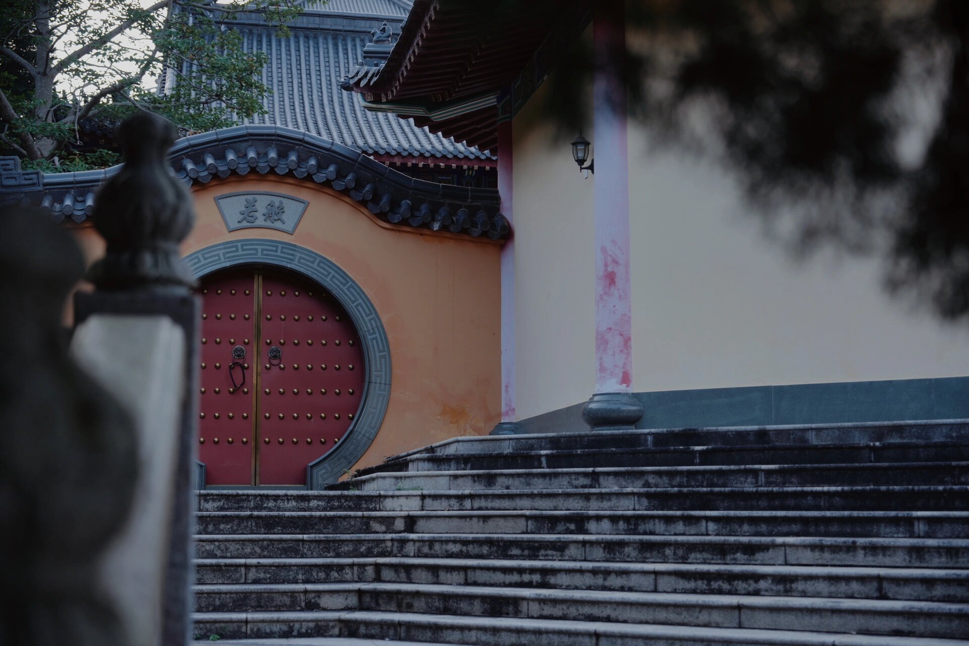 深圳龙岗区妙觉寺|"巴啦啦小魔仙"取景地93 黄墙青瓦,直塔风铃,庄严