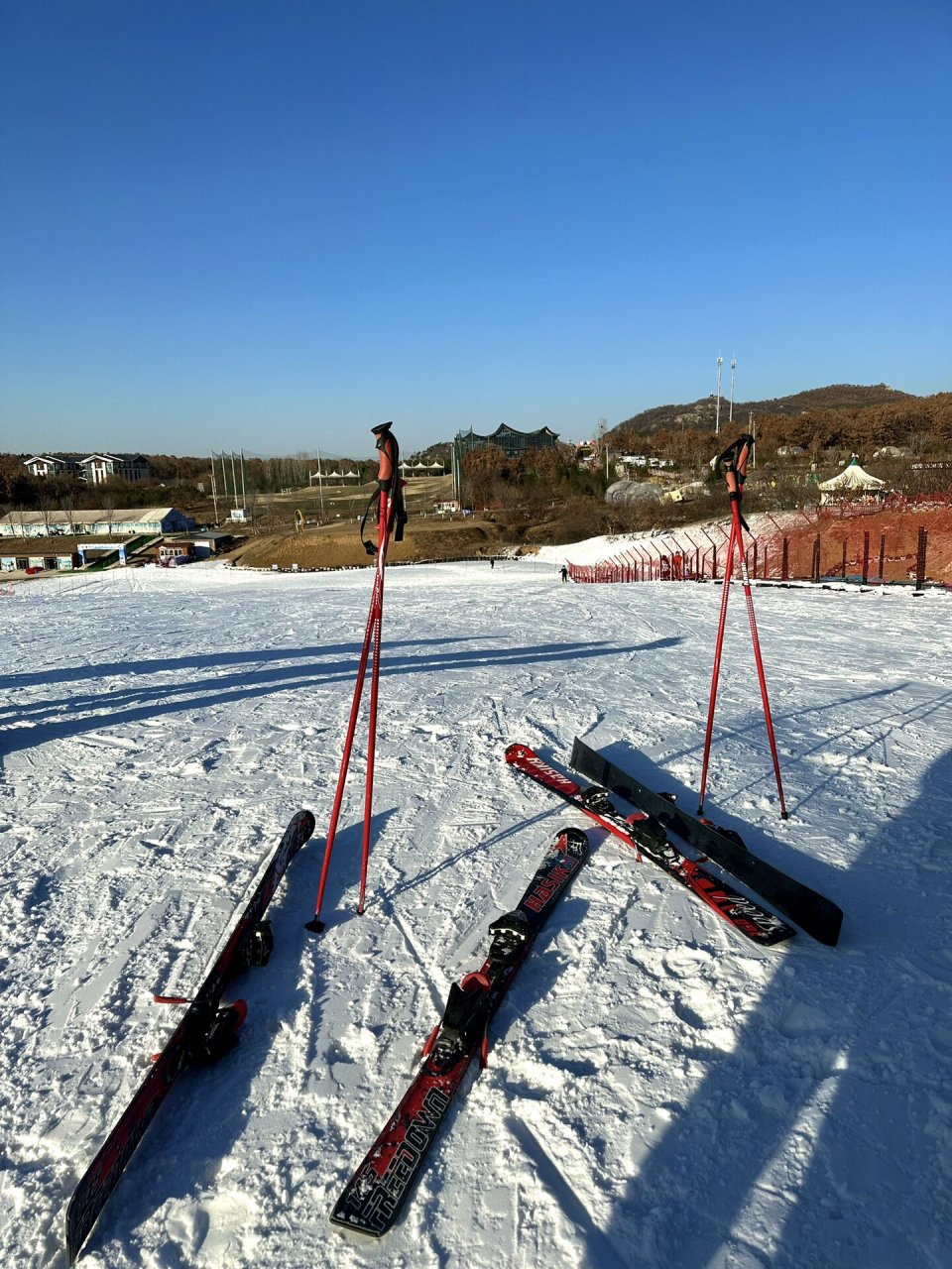 济宁最大的滑雪场图片