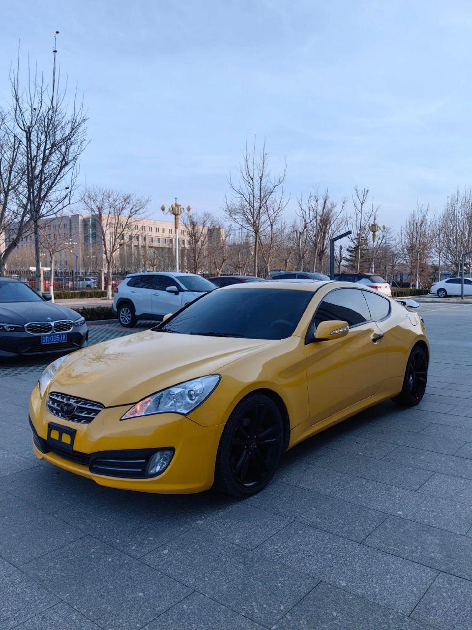 两万大到家09年8月劳恩斯酷派跑车,原装进口,2.0t自动挡高配,审车24.