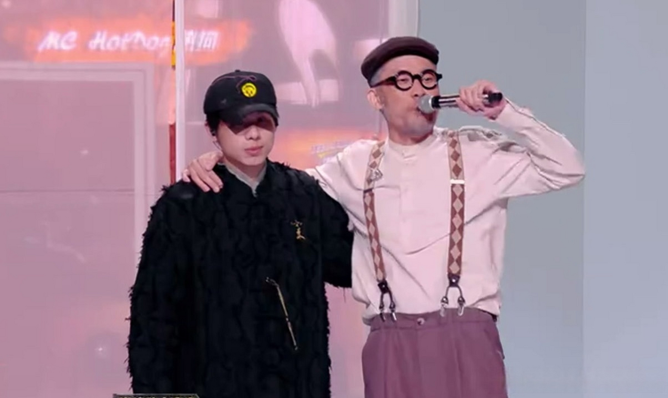 法老×热狗合作舞台!《亲密爱人》真的要来了!97  你期待了吗?