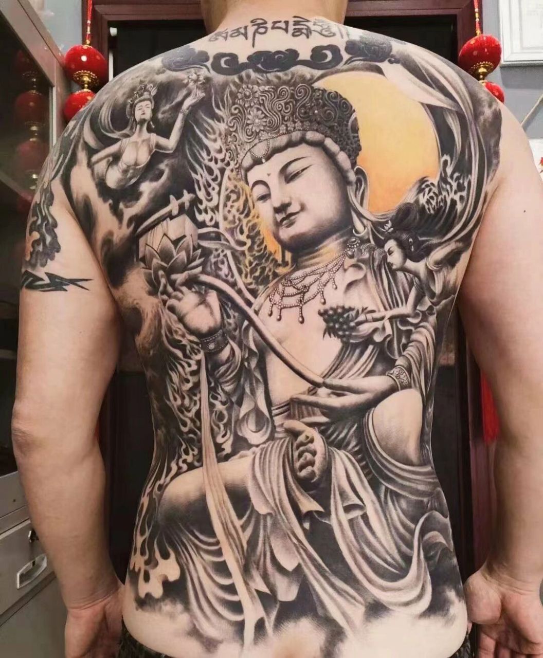 满背文殊菩萨纹身