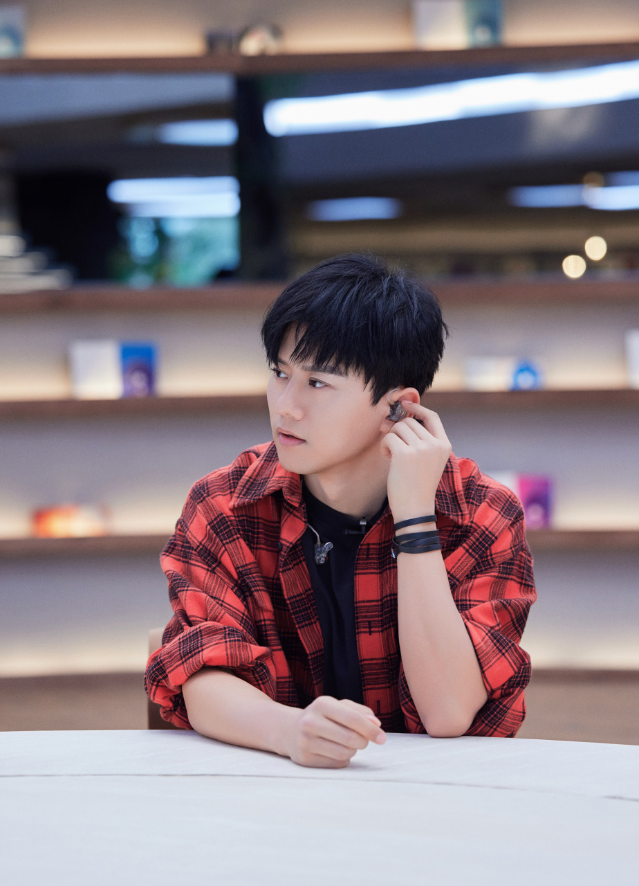 张杰时光音乐会老友记 《逆战》,这首发布于11年前的时光金曲,唱响过