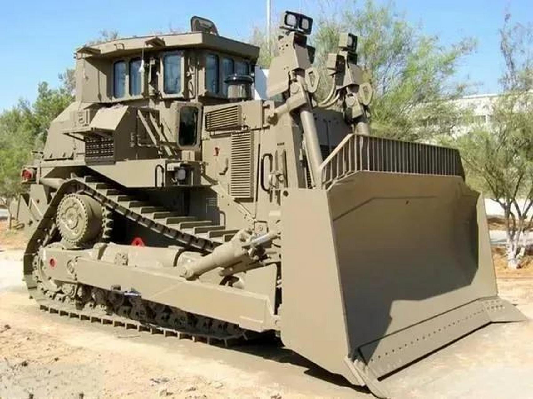 这是以色列装备的d9r装甲推土机,这东西即使在全世界范围内也不多见