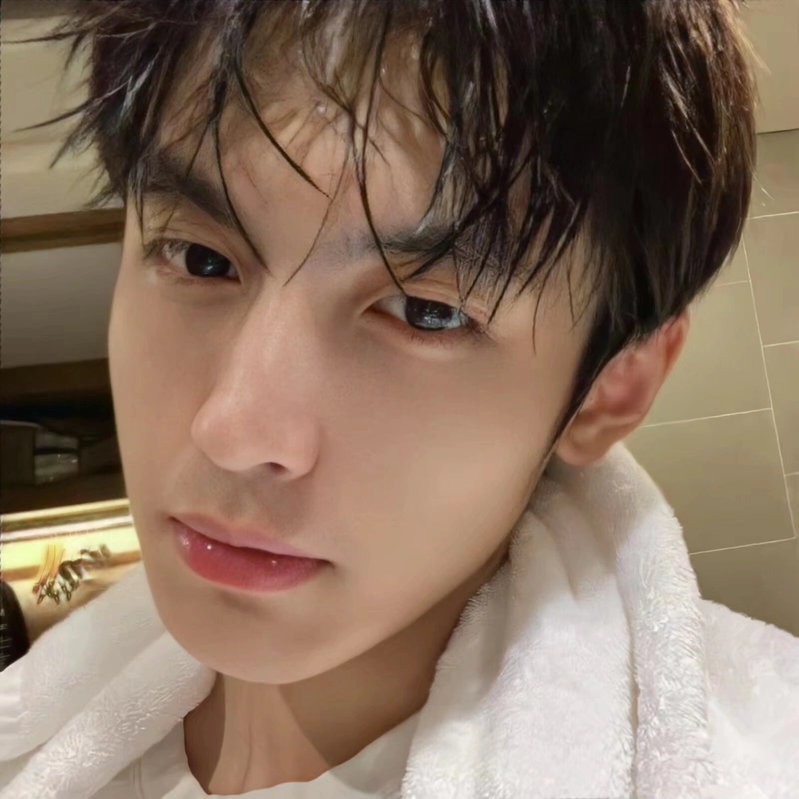 真人男生头像 图片来源于网络 如有侵权请联系我删掉