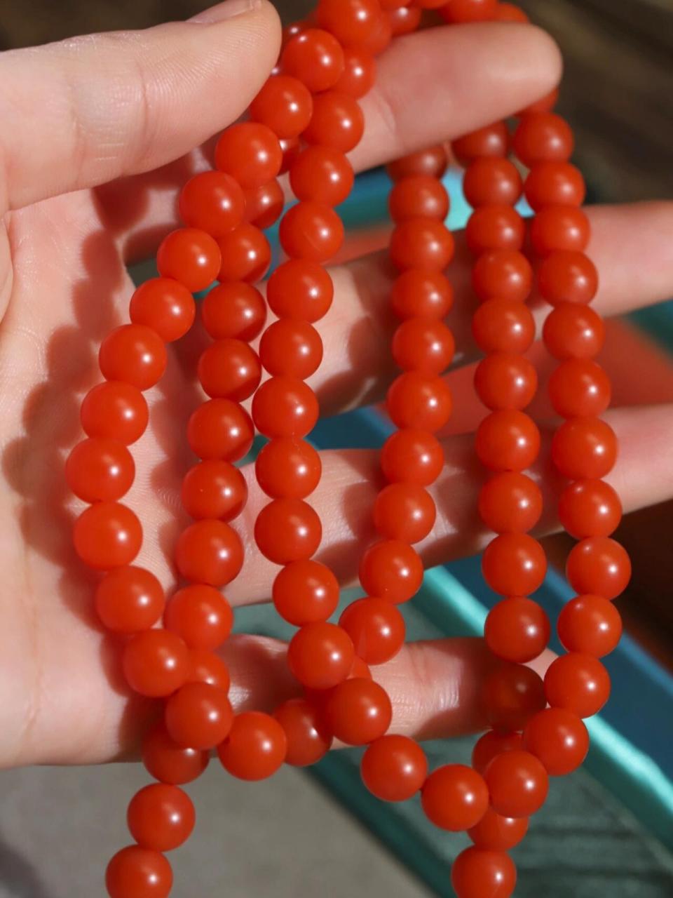 市面上非常罕见,被认为是最具收藏价值的老坑矿口 	 滴水洞南红特征