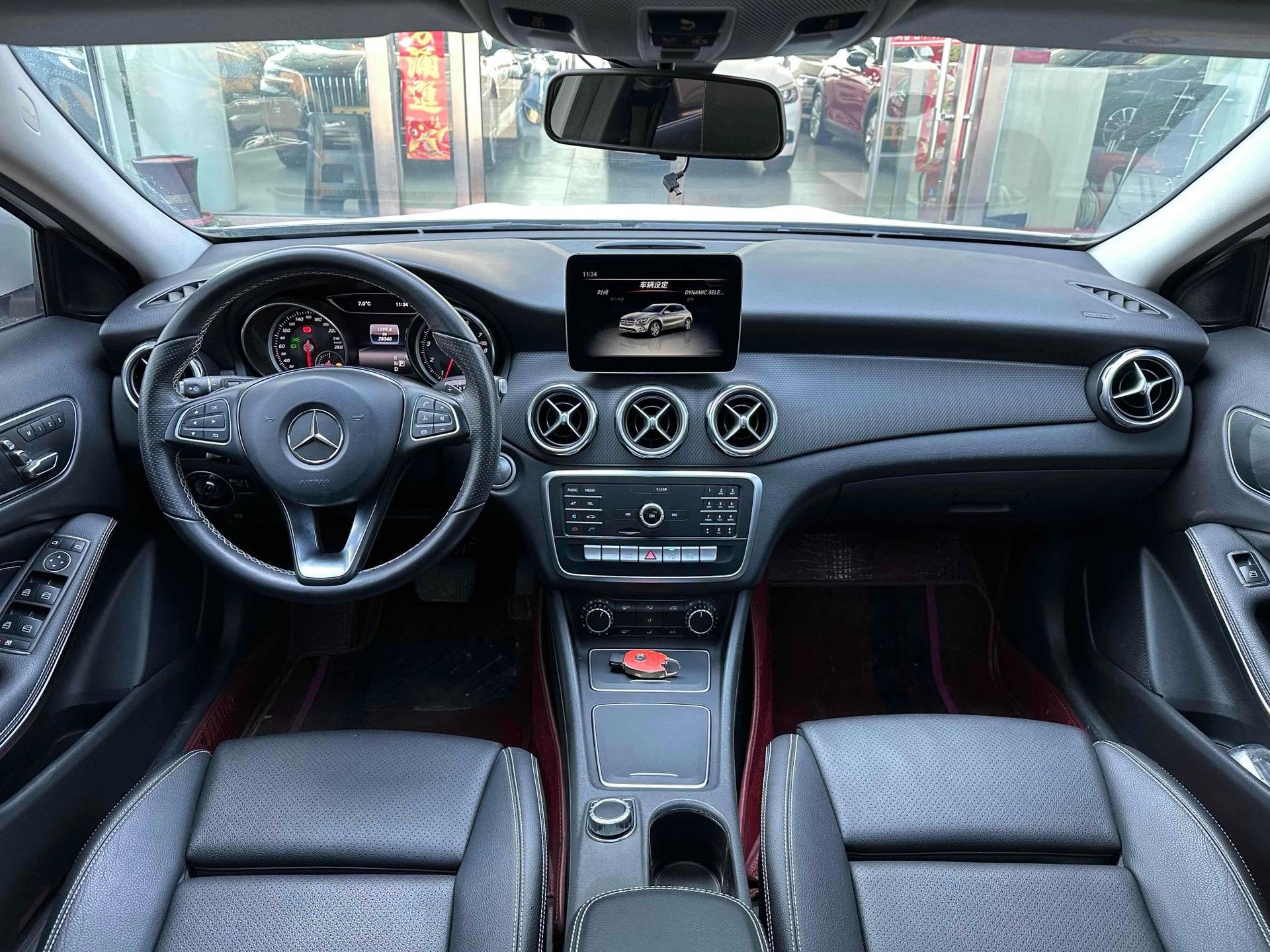 奔驰gla200内饰奔驰gla内饰gla200奔驰图片内饰gla200内饰2014奔驰gla