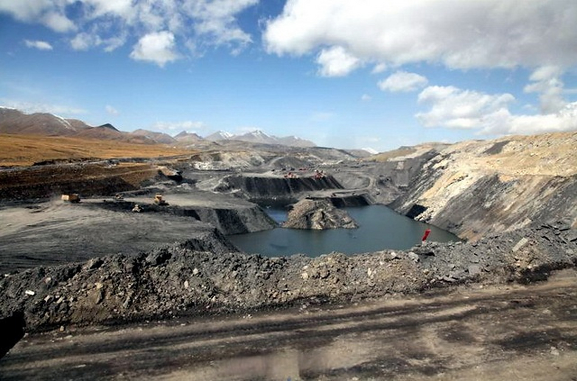 68亿】青海木里矿区生态环境综合整治取得进展.