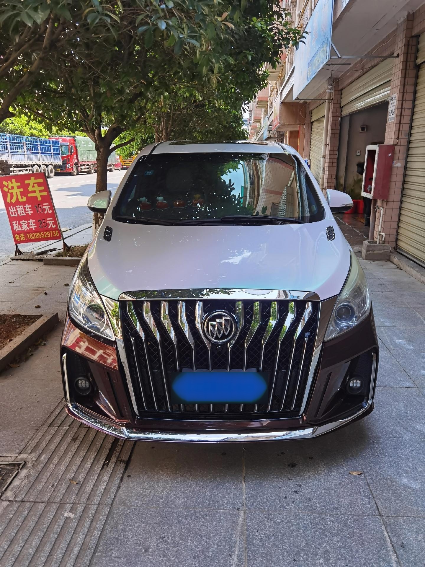 别克gl8改色膜双拼完工,倒数第二张是来之前的图片,没有对比就没有