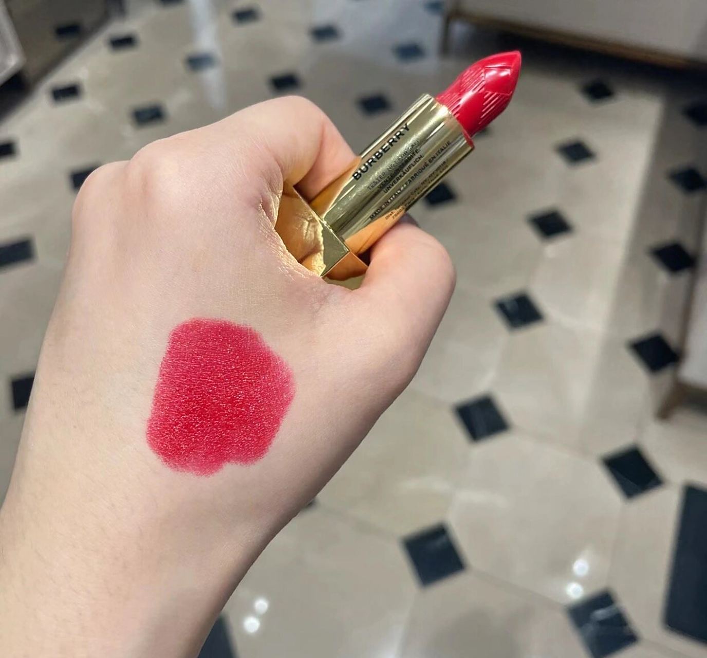 黄皮最爱口红试色第十四款巴宝莉109滋润 99的快乐～ 7815巴宝莉